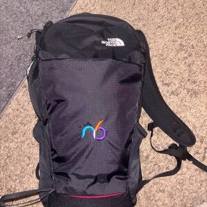 The North Face Basin 18L T Daypack Raincover Backpack